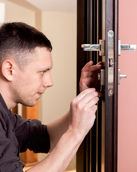 : Professional Locksmith For Commercial And Residential Locksmith Services in Rock Island