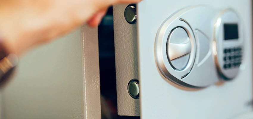Fingerprint Safe Openers in Rock Island, IL